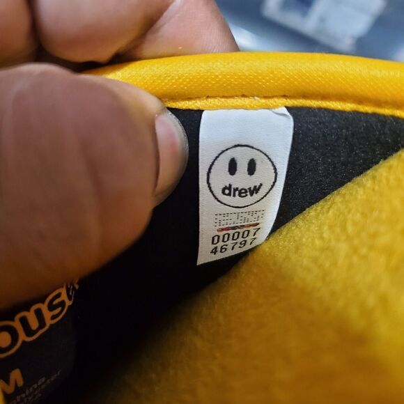 Drew House x Justin Bieber Mascot Slippers Yellow/Black S/M Sz 5 To 8 Mens NWT - Picture 10 of 11